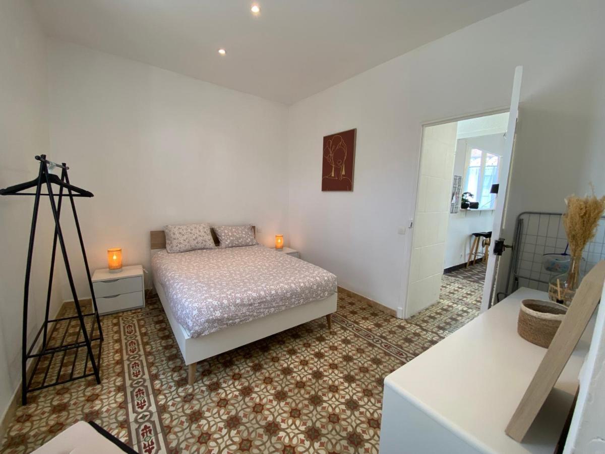 Le 23 - 2Eme Etage Apartamento Arles Exterior foto
