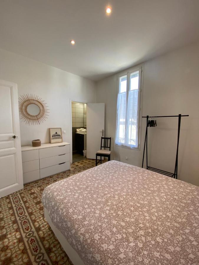 Le 23 - 2Eme Etage Apartamento Arles Exterior foto